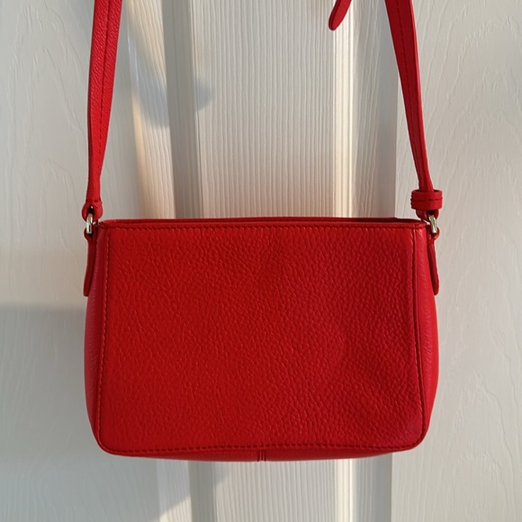 Gorgeous Kate Spade Orange-Red Leather Purse – Perfect for Spring! - Picture 2 of 6